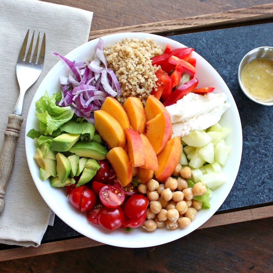 Kreasi Salad Bowl dengan Sentuhan Rasa Lokal